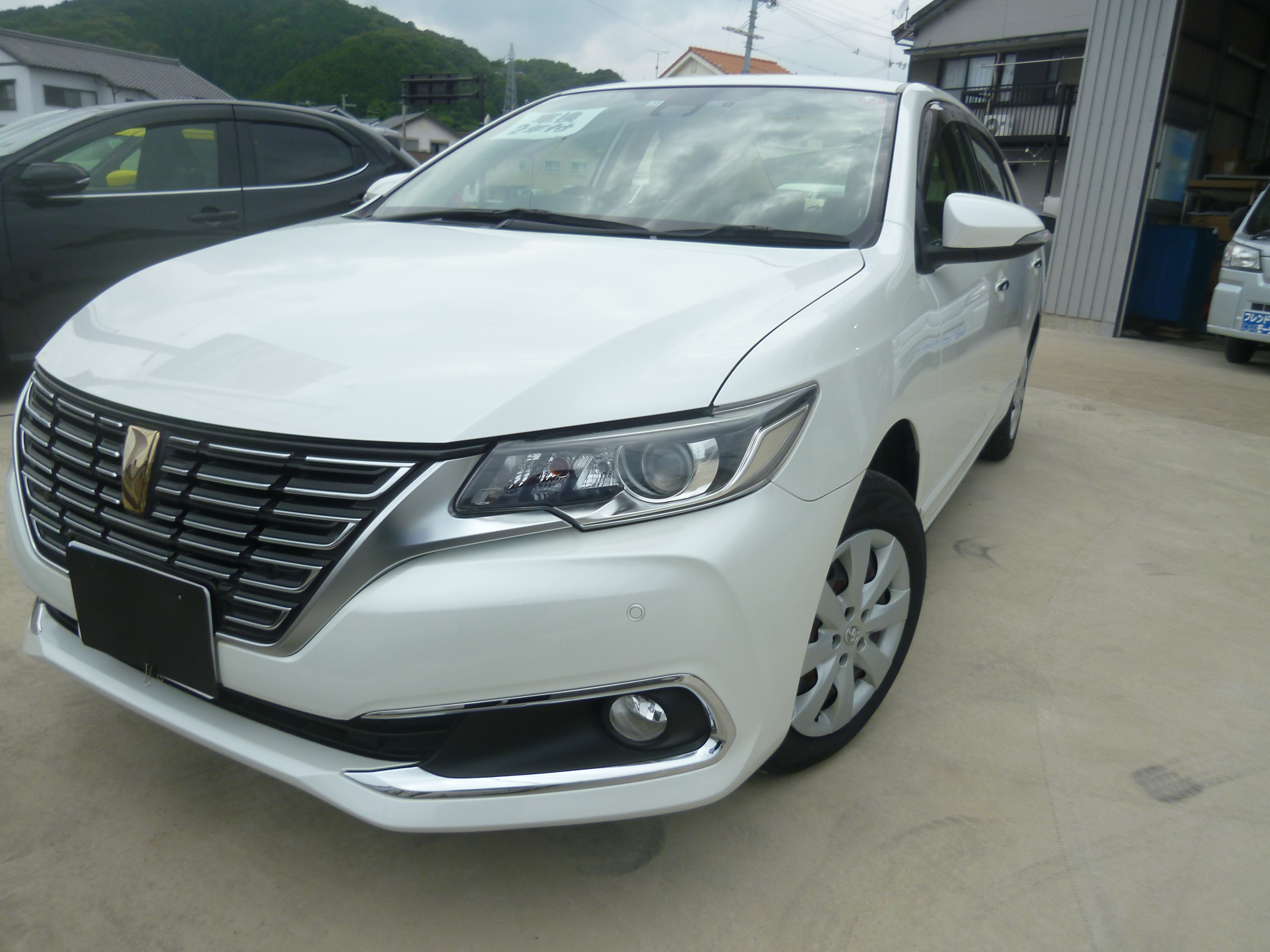 プレミオ フロント