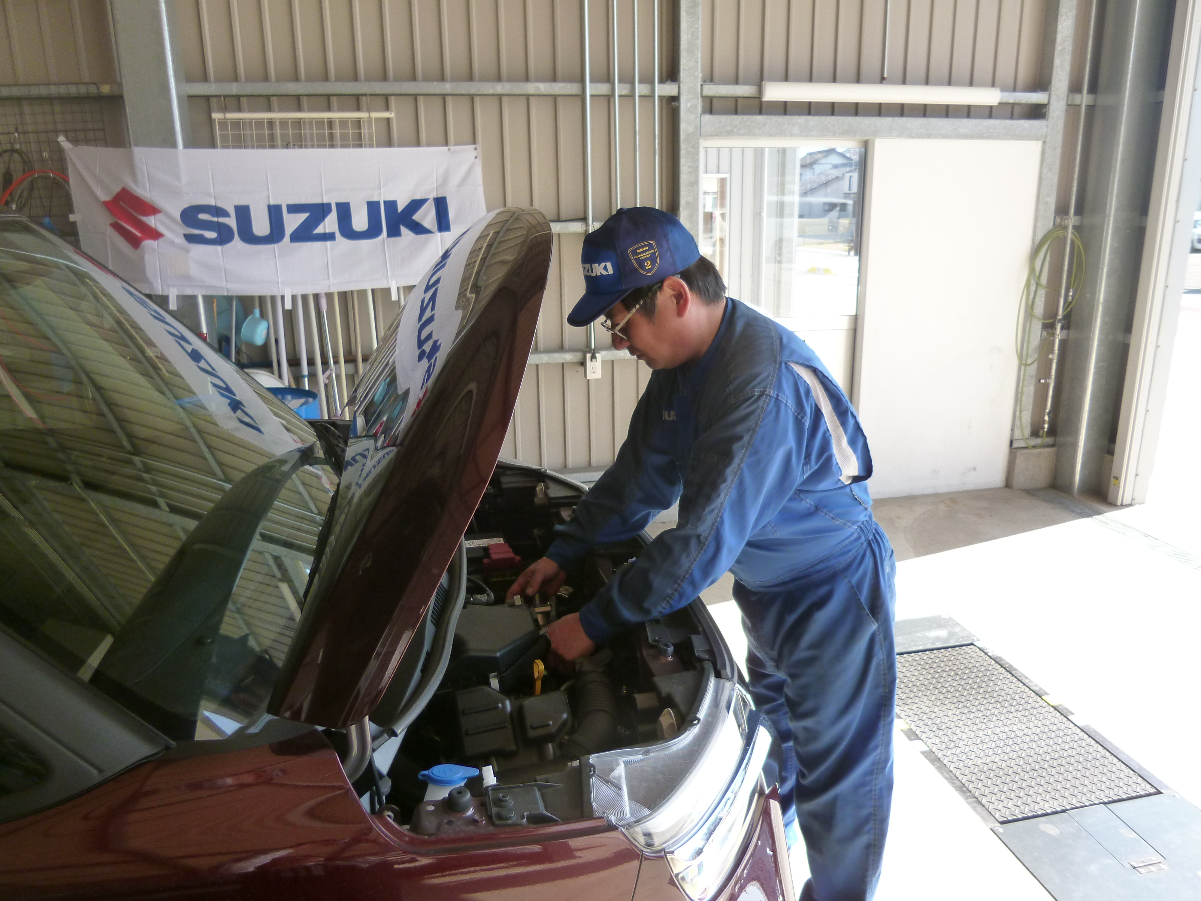 フレンドモータース整備作業写真